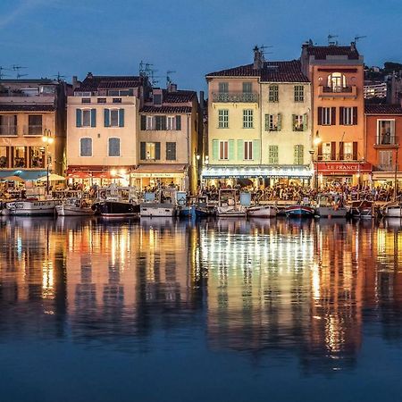 Les Barques, Vue Splendide Sur Le Port De Cassis Apartment Luaran gambar