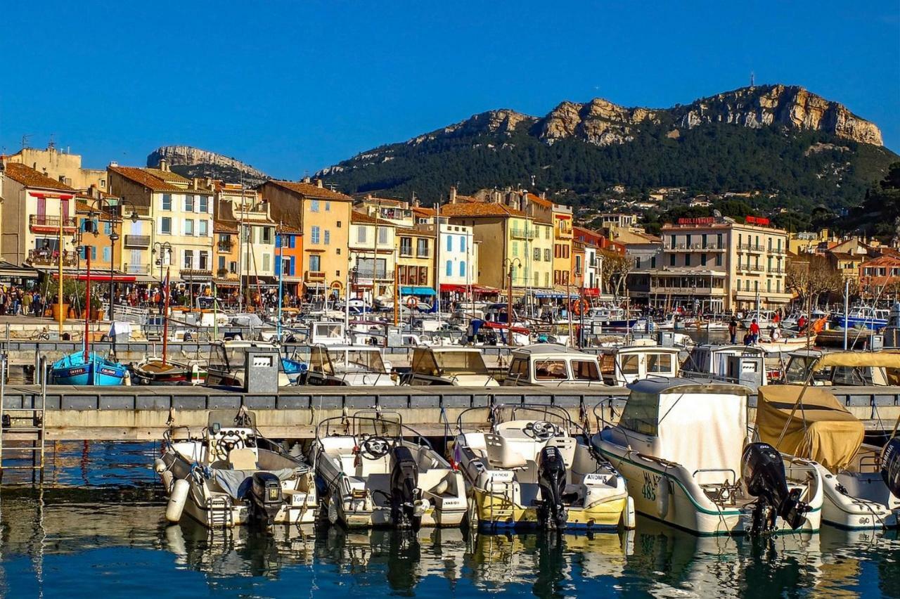 Les Barques, Vue Splendide Sur Le Port De Cassis Apartment Luaran gambar