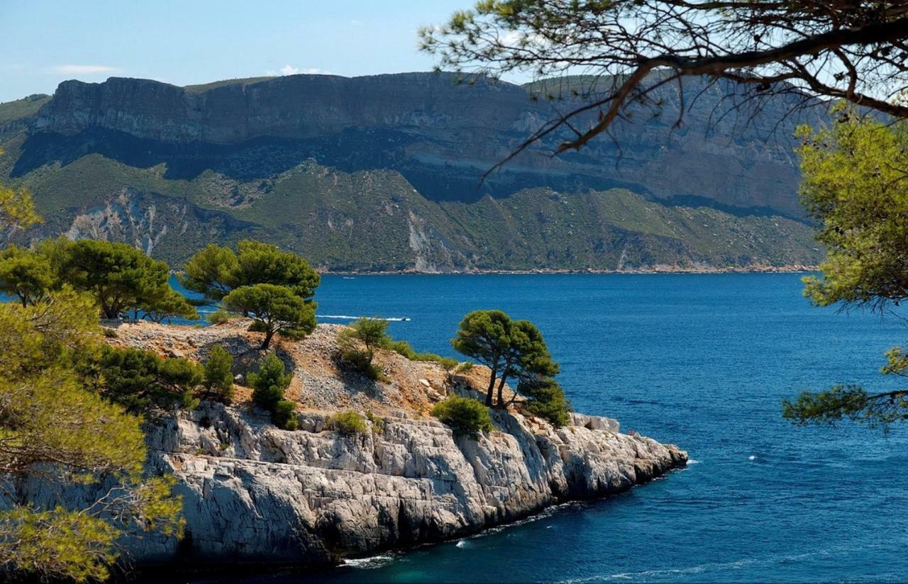 Les Barques, Vue Splendide Sur Le Port De Cassis Apartment Luaran gambar